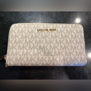 Michael Kors full zip wallet